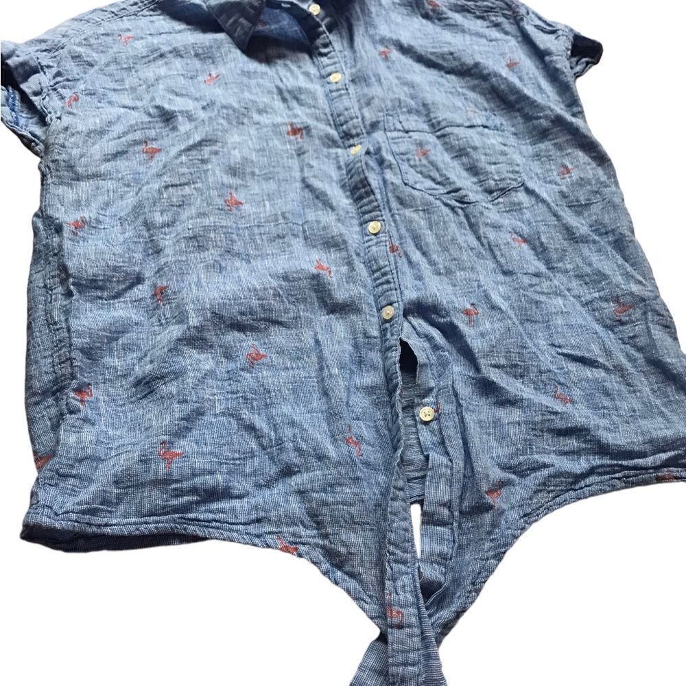 Old Navy size small button up top excellent condition